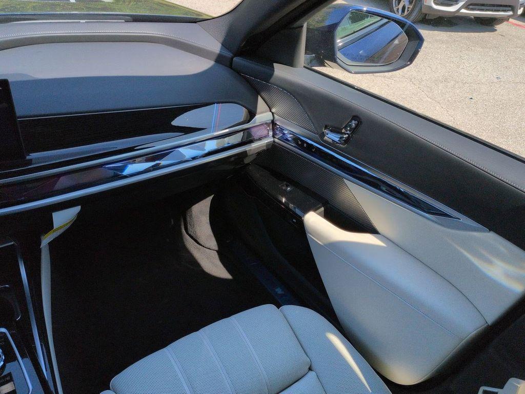 new 2026 BMW i7 car, priced at $119,190