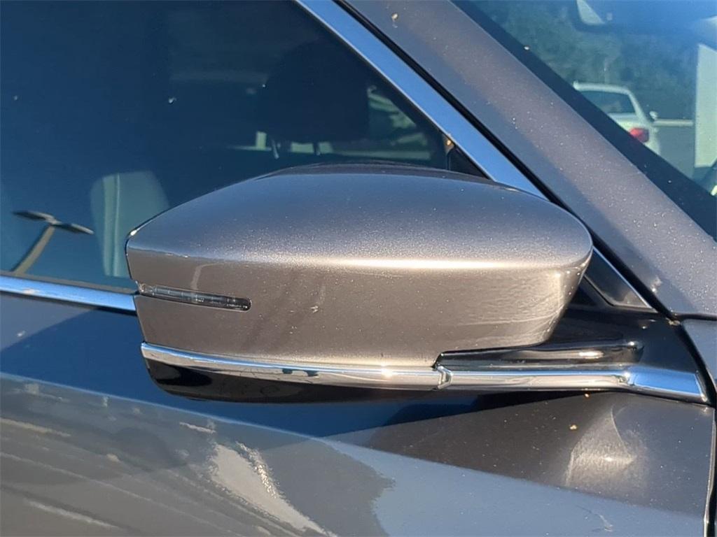 used 2023 Acura MDX car, priced at $39,399