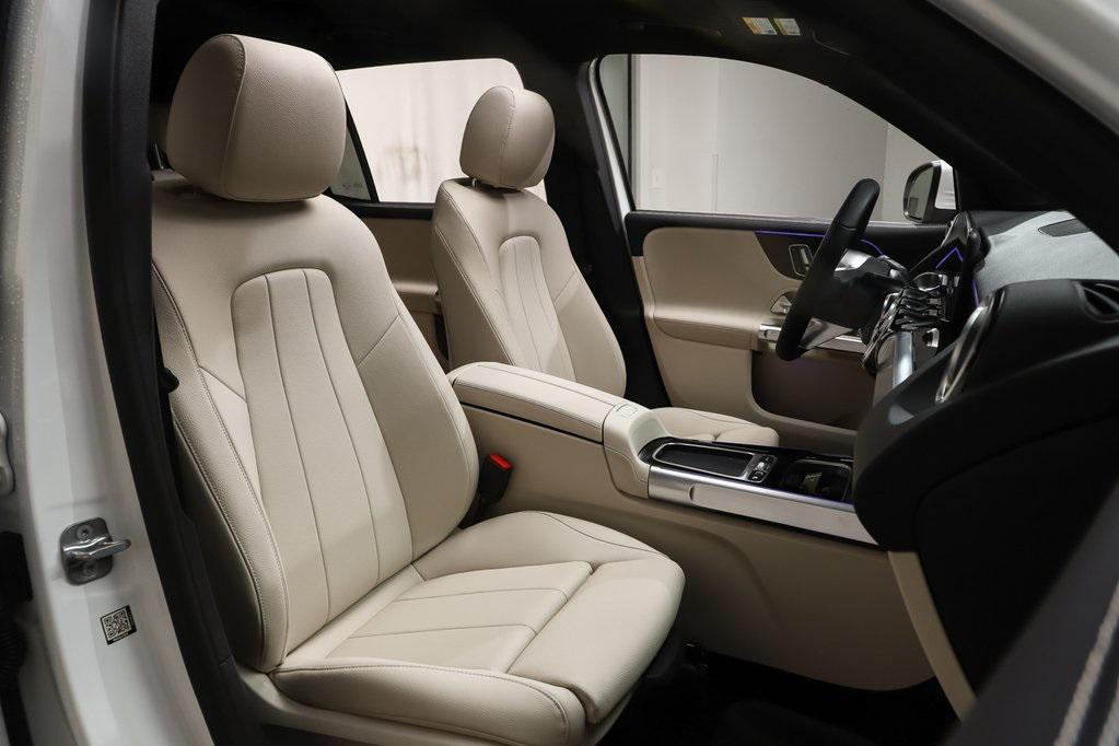 new 2026 Mercedes-Benz GLB 250 car, priced at $48,587