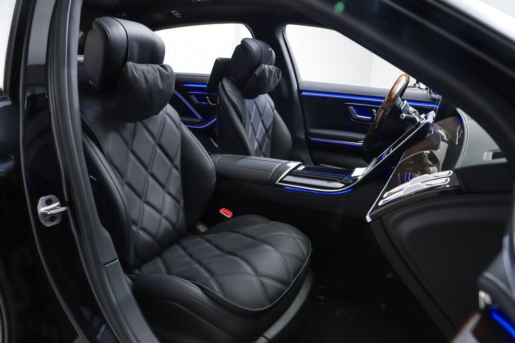 new 2026 Mercedes-Benz Maybach S 580 car, priced at $209,800