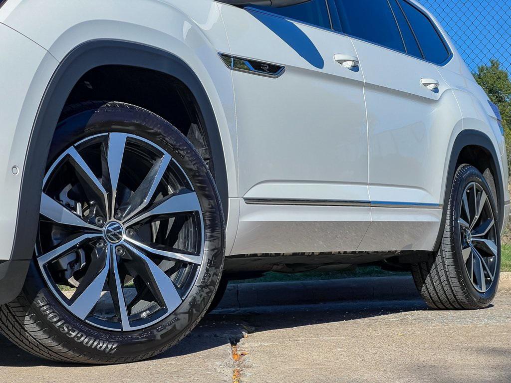 used 2025 Volkswagen Atlas car, priced at $42,888
