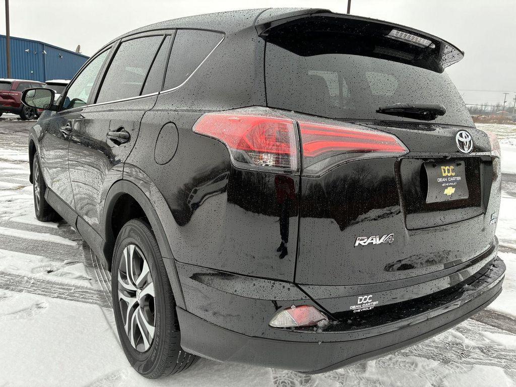 used 2018 Toyota RAV4 car