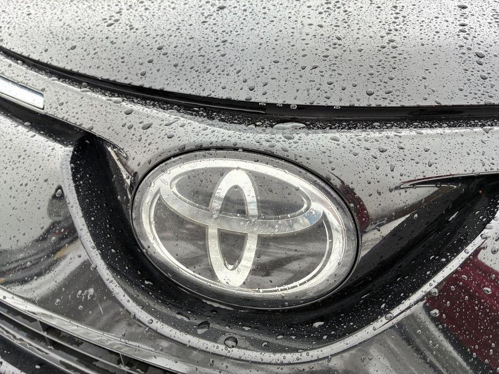 used 2018 Toyota RAV4 car