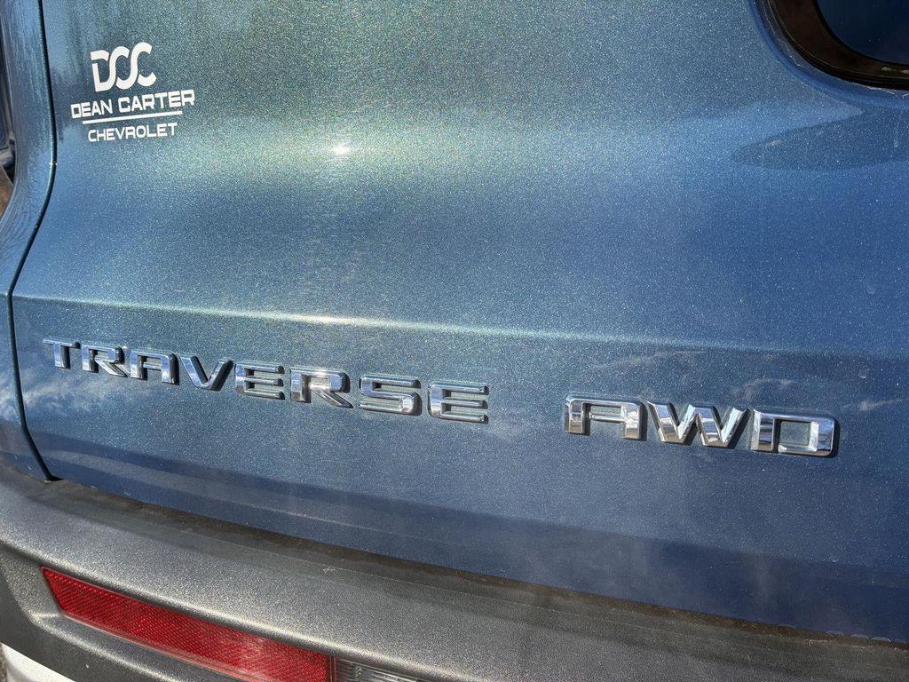used 2025 Chevrolet Traverse car, priced at $39,897