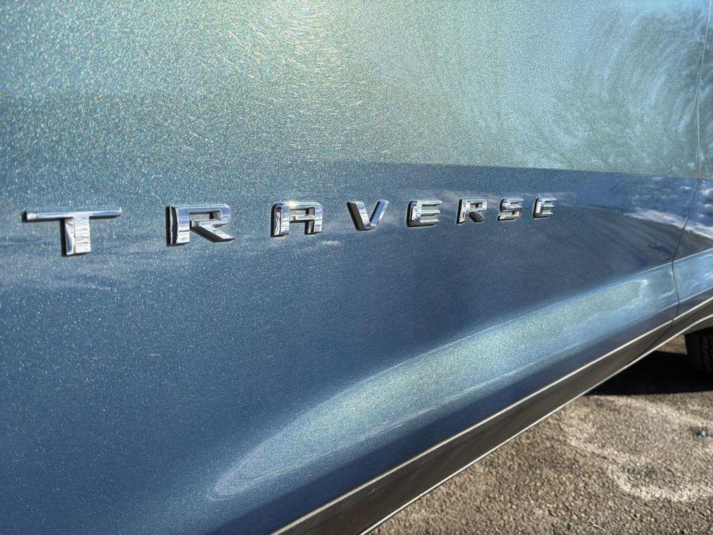used 2025 Chevrolet Traverse car, priced at $39,897