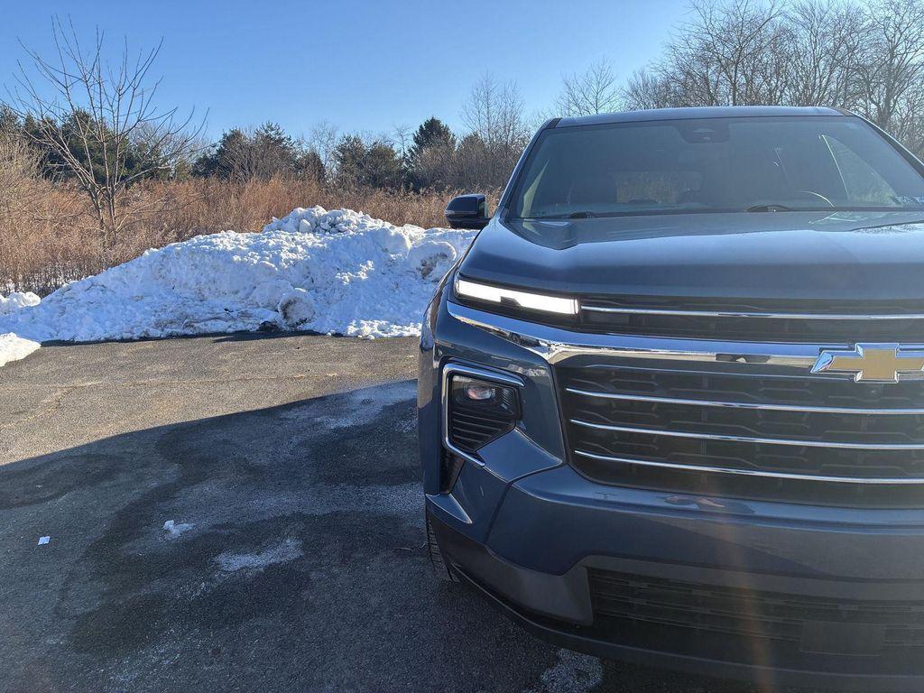 used 2025 Chevrolet Traverse car, priced at $39,897