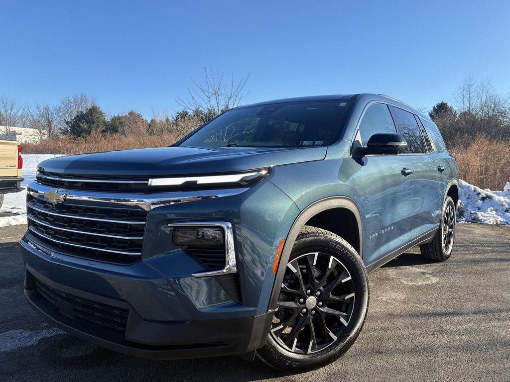 used 2025 Chevrolet Traverse car, priced at $39,897