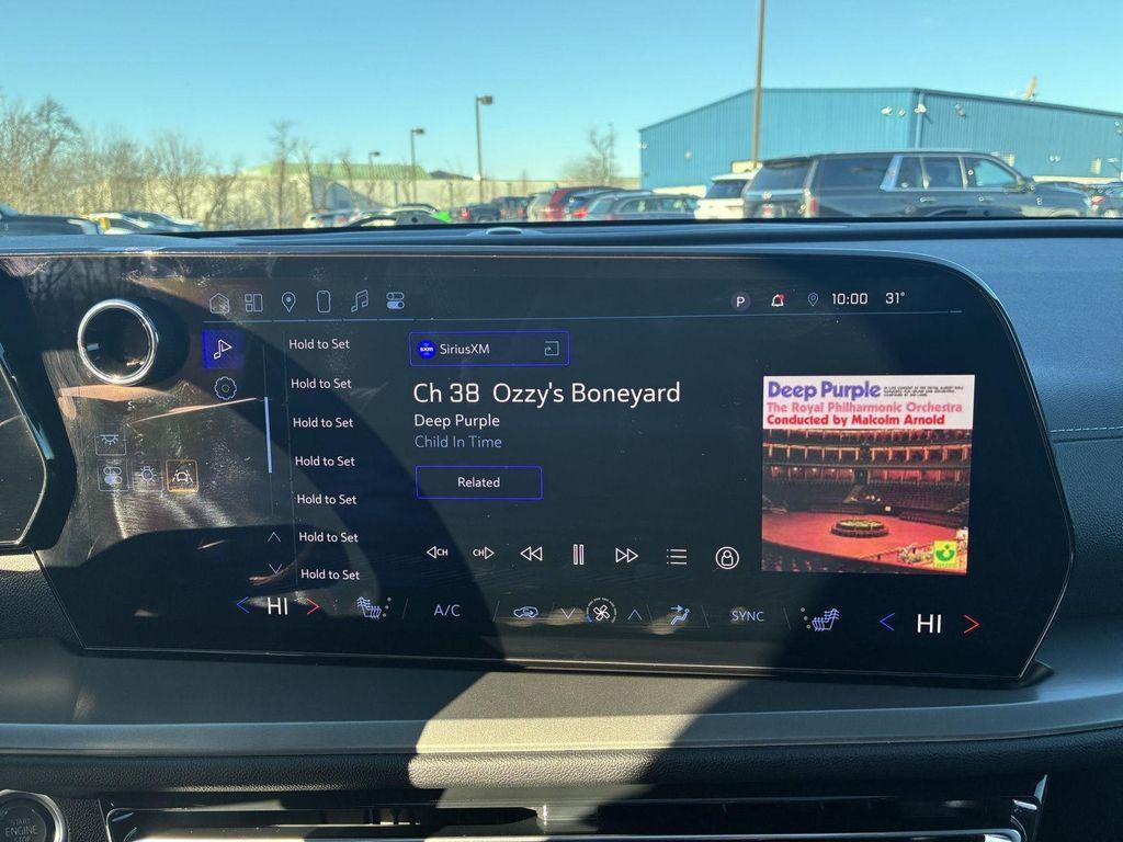 used 2025 Chevrolet Traverse car, priced at $39,897