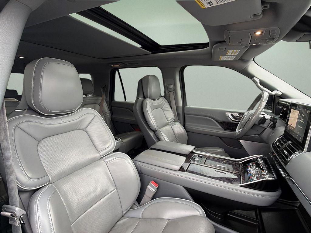 used 2019 Lincoln Navigator car, priced at $31,998