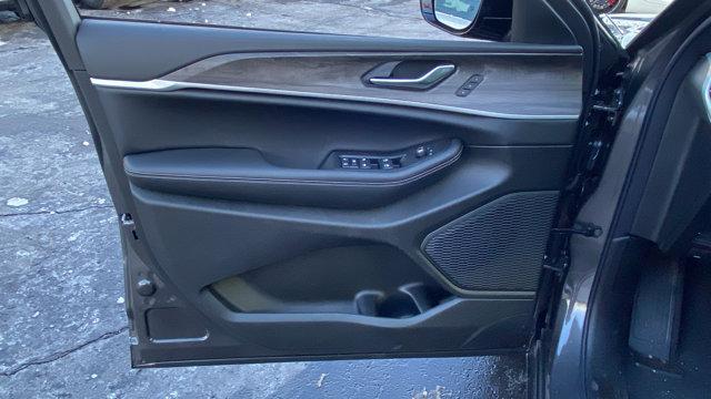 new 2025 Jeep Grand Cherokee L car, priced at $46,415