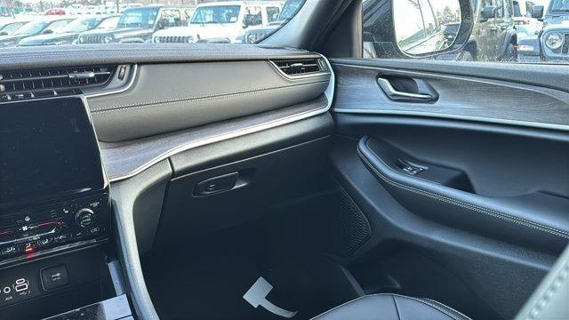 new 2025 Jeep Grand Cherokee car, priced at $46,970