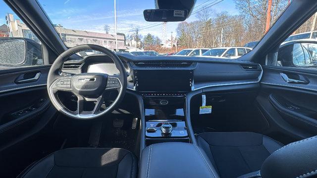 new 2026 Jeep Grand Cherokee car, priced at $47,550