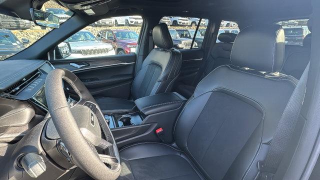 new 2026 Jeep Grand Cherokee car, priced at $47,550