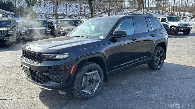 new 2025 Jeep Grand Cherokee car, priced at $48,800