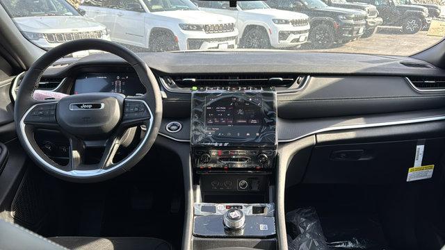 new 2025 Jeep Grand Cherokee car, priced at $48,800