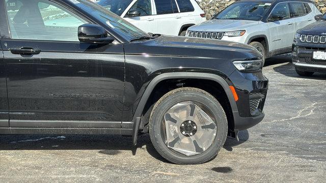 new 2025 Jeep Grand Cherokee car, priced at $48,800