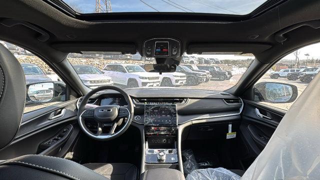 new 2025 Jeep Grand Cherokee car, priced at $48,800