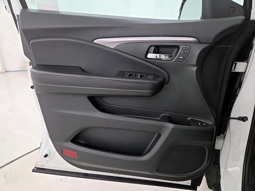 used 2021 Honda Pilot car, priced at $26,998