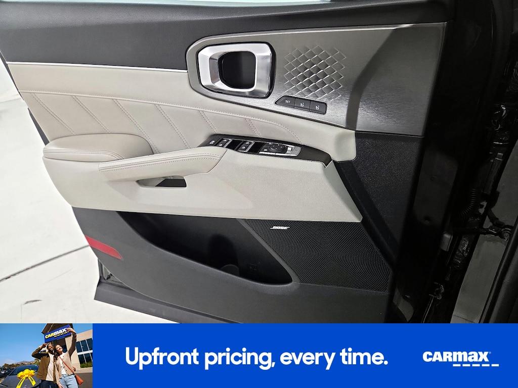 used 2023 Kia Sorento Hybrid car, priced at $26,998