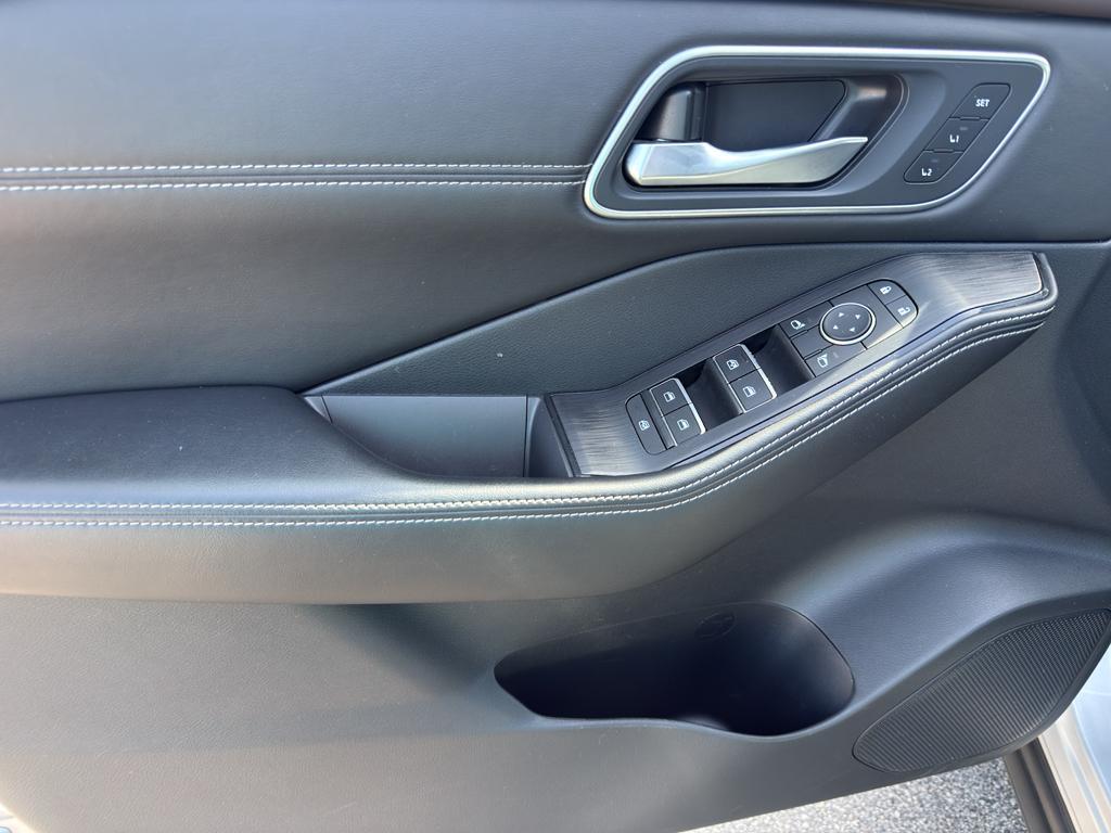 used 2021 Nissan Rogue car, priced at $27,489