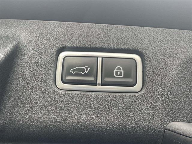 used 2023 Kia Sorento car, priced at $23,700