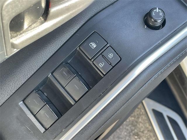 used 2020 Toyota Highlander car, priced at $24,400