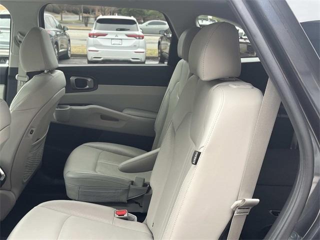 used 2024 Kia Sorento car, priced at $27,600
