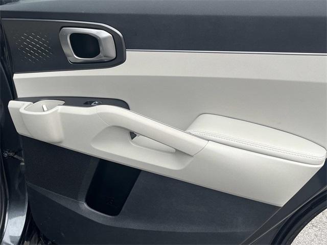 used 2024 Kia Sorento car, priced at $27,600