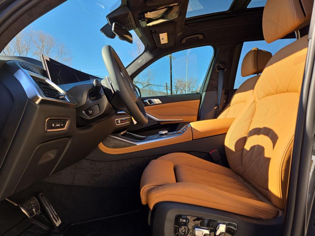 new 2026 BMW X7 car, priced at $104,325