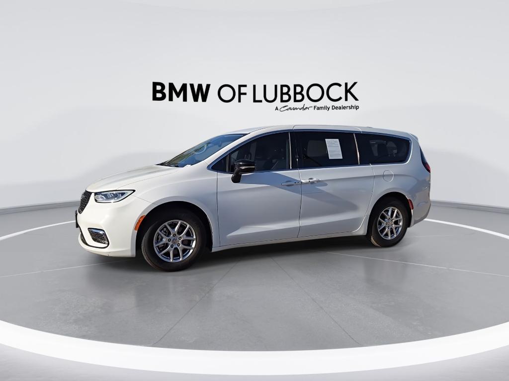 used 2024 Chrysler Pacifica car, priced at $29,716