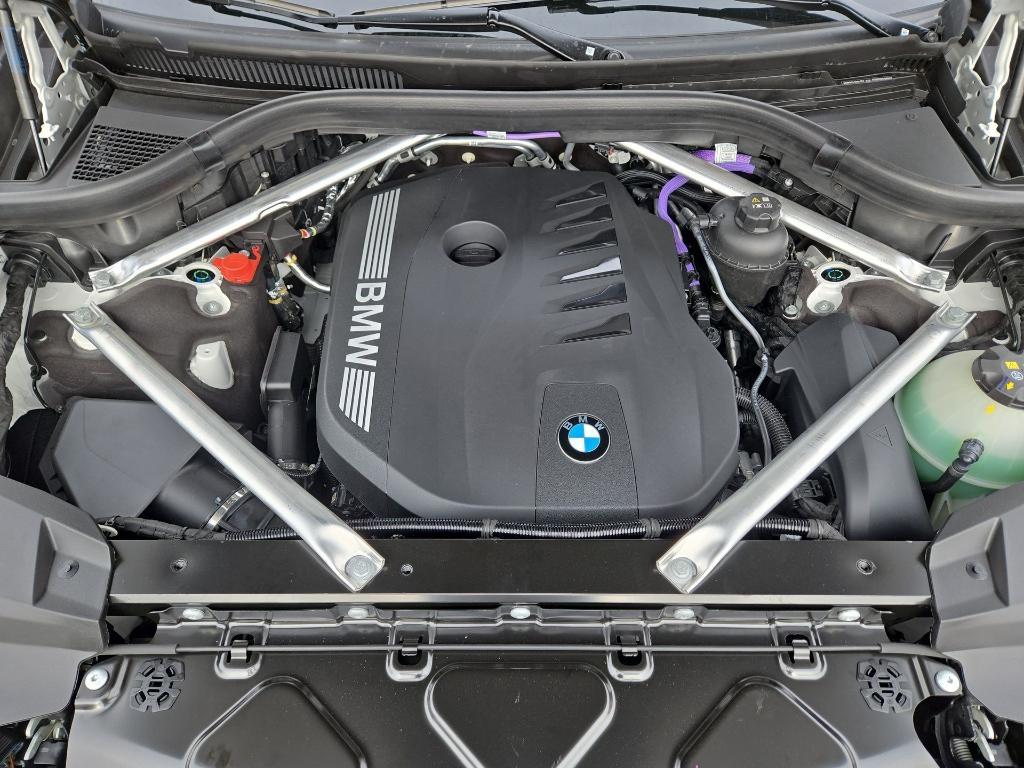 new 2026 BMW X7 car, priced at $105,500