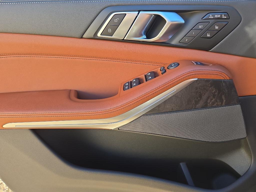 new 2026 BMW X7 car, priced at $104,325