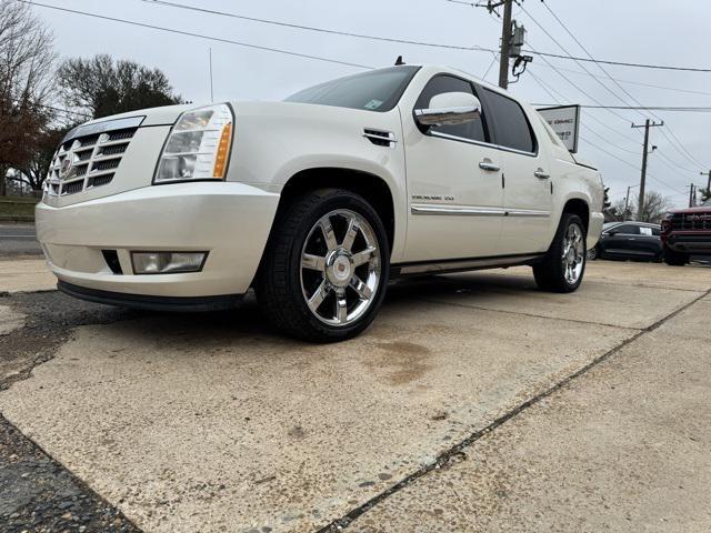 used 2013 Cadillac Escalade EXT car, priced at $17,976