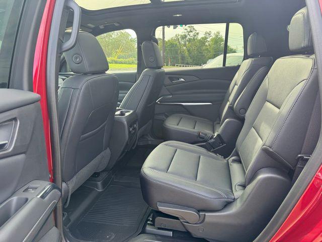 new 2026 Chevrolet Traverse car, priced at $48,440