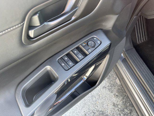 used 2025 Nissan Pathfinder car, priced at $29,989