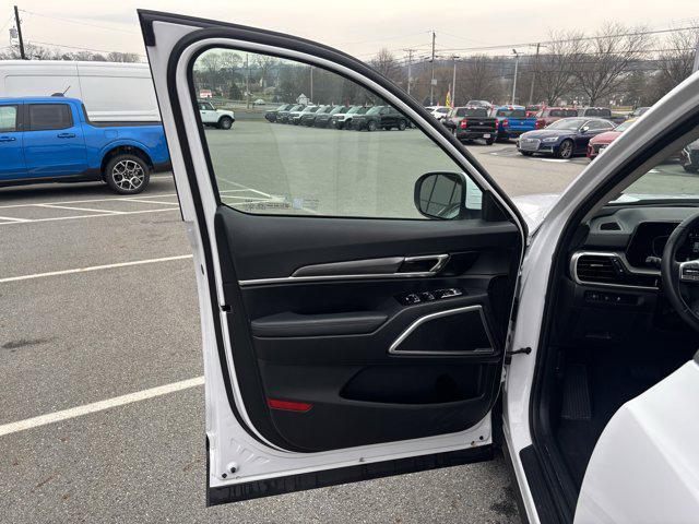 used 2024 Kia Telluride car, priced at $32,985