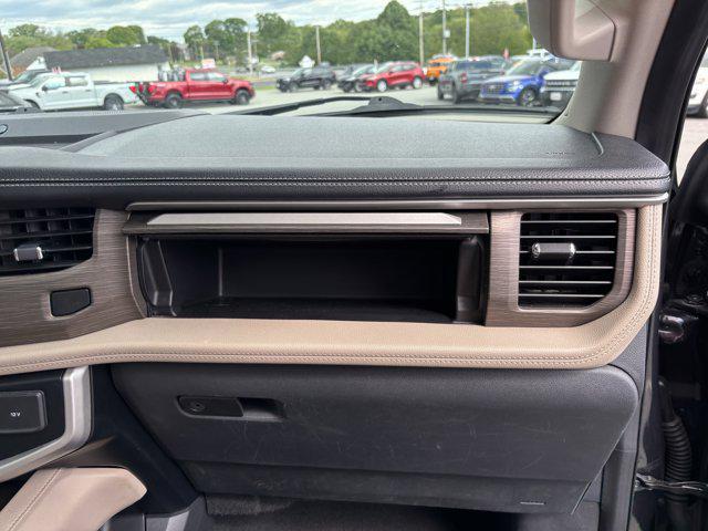 used 2024 Ford Expedition car, priced at $44,457