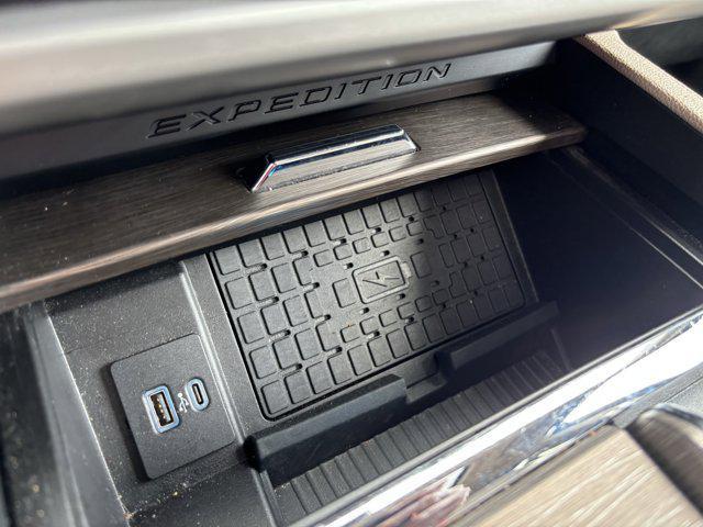 used 2024 Ford Expedition car, priced at $44,457