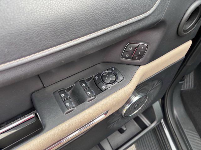 used 2024 Ford Expedition car, priced at $44,457