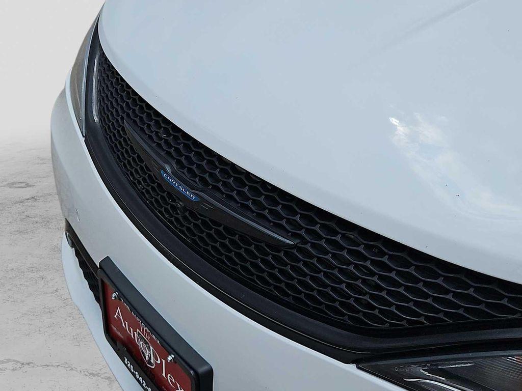 used 2020 Chrysler Pacifica Hybrid car, priced at $23,411