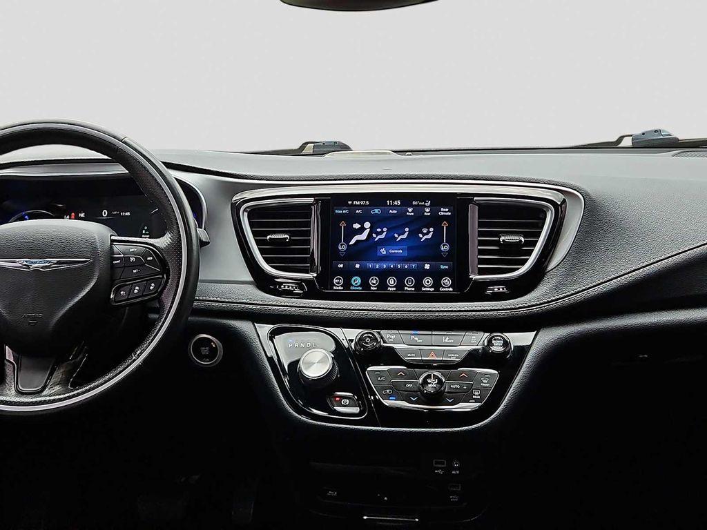 used 2020 Chrysler Pacifica Hybrid car, priced at $23,411
