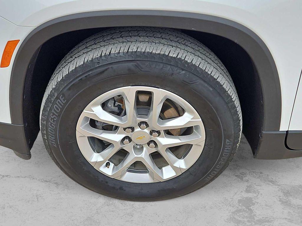 used 2023 Chevrolet Traverse car, priced at $28,084