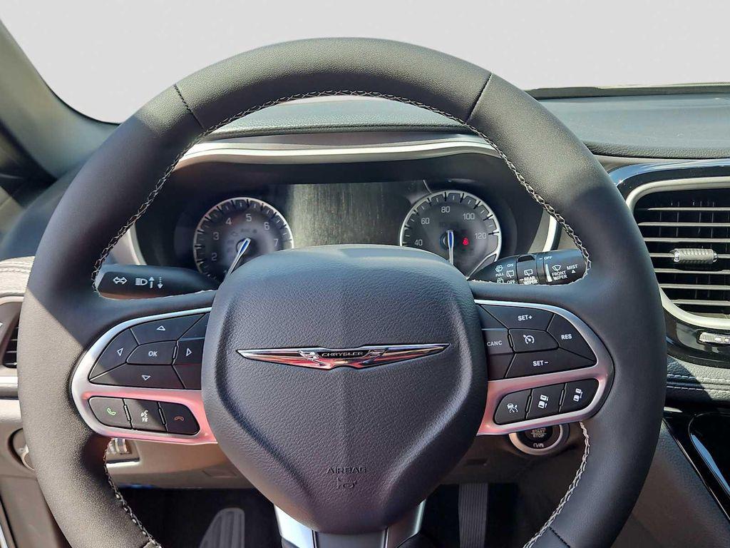 new 2025 Chrysler Pacifica car, priced at $42,445