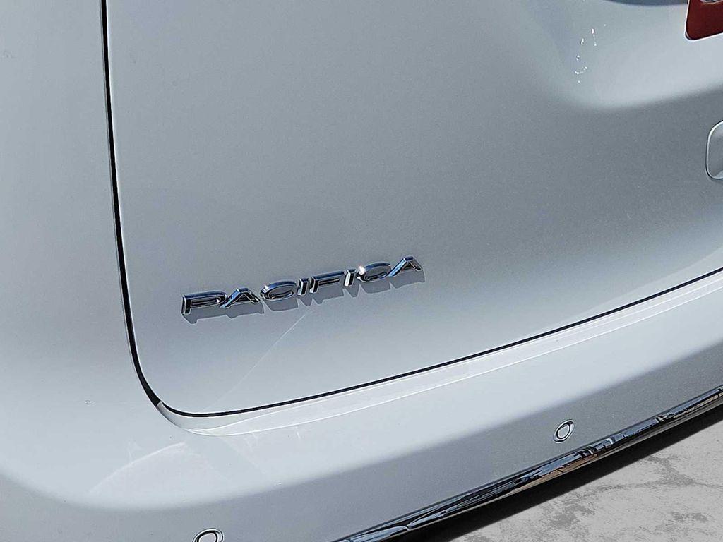 new 2025 Chrysler Pacifica car, priced at $42,445