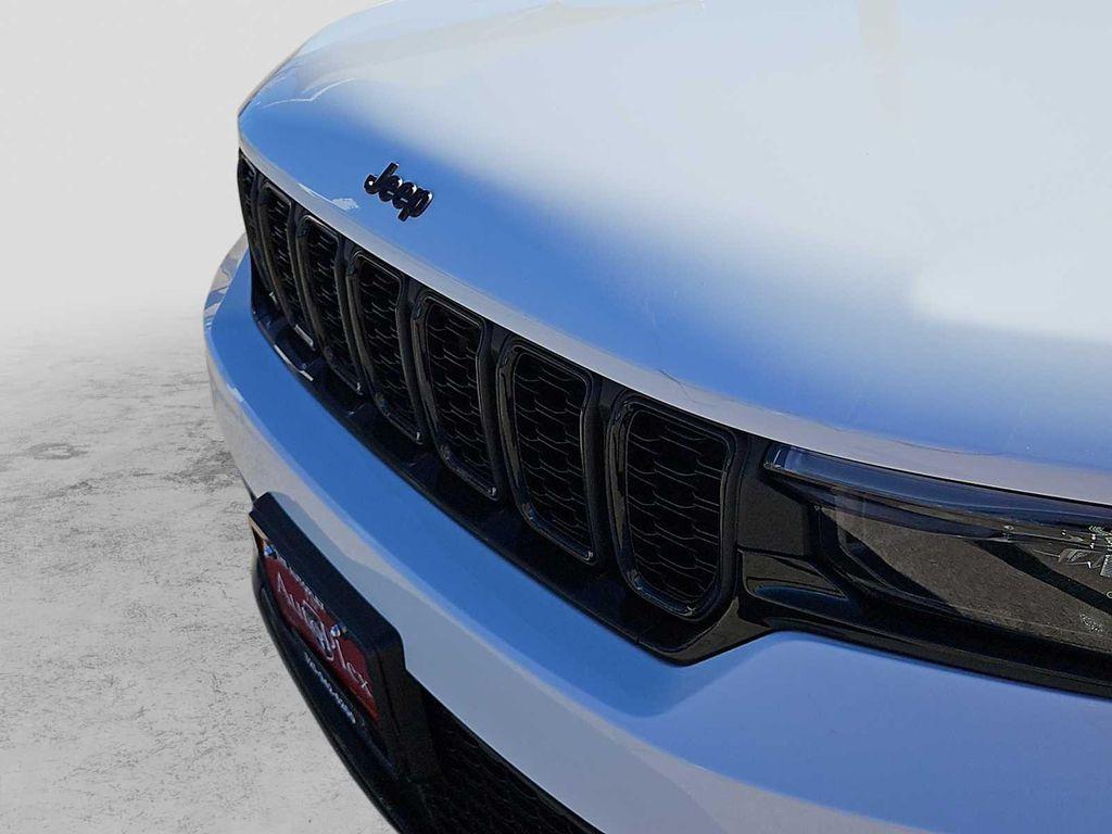 new 2025 Jeep Grand Cherokee car, priced at $36,385