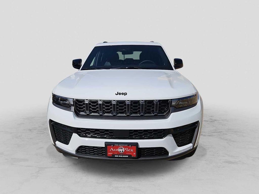 new 2026 Jeep Grand Cherokee car, priced at $48,155