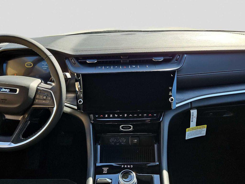 new 2026 Jeep Grand Cherokee car, priced at $48,155