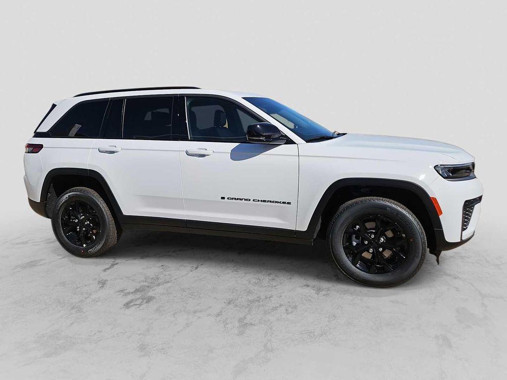 new 2026 Jeep Grand Cherokee car, priced at $48,155