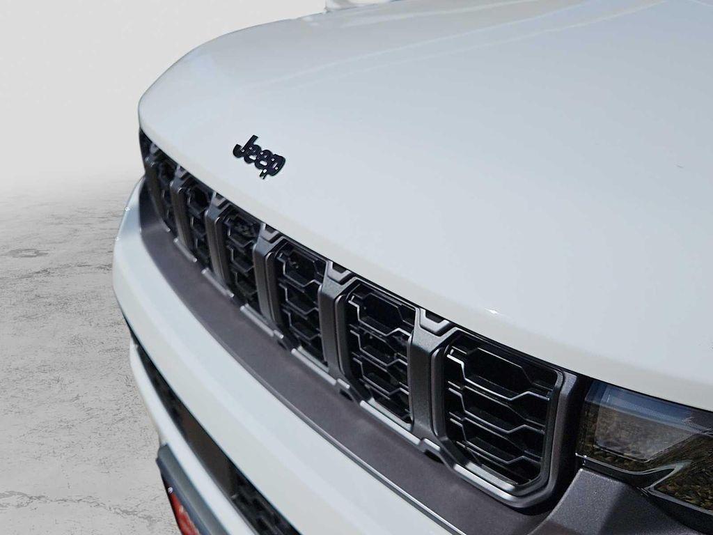 new 2026 Jeep Grand Cherokee car, priced at $48,155