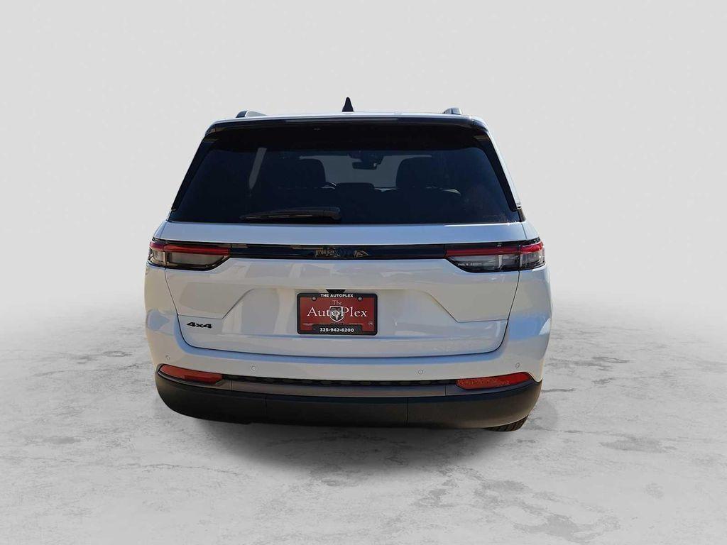 new 2026 Jeep Grand Cherokee car, priced at $48,155